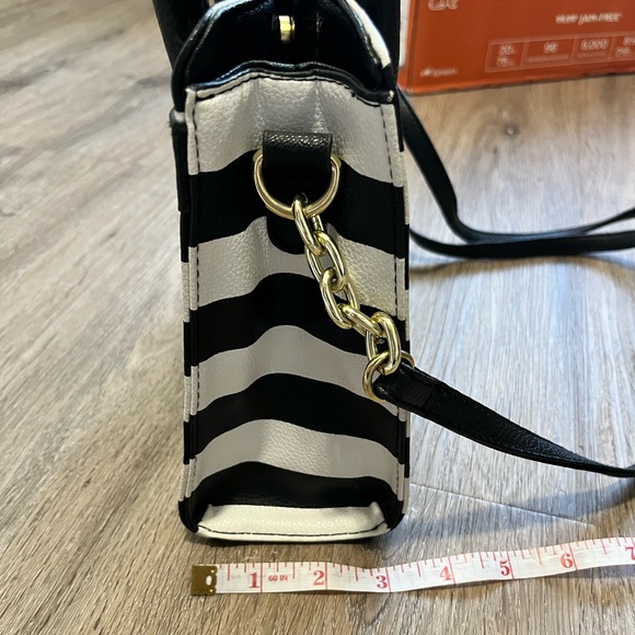 Black and White Striped Top Handle Purse - Picture 10 of 10